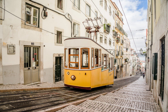 lisbon-8268841_1280